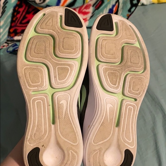 Women’s Nike shoes - Picture 4 of 4